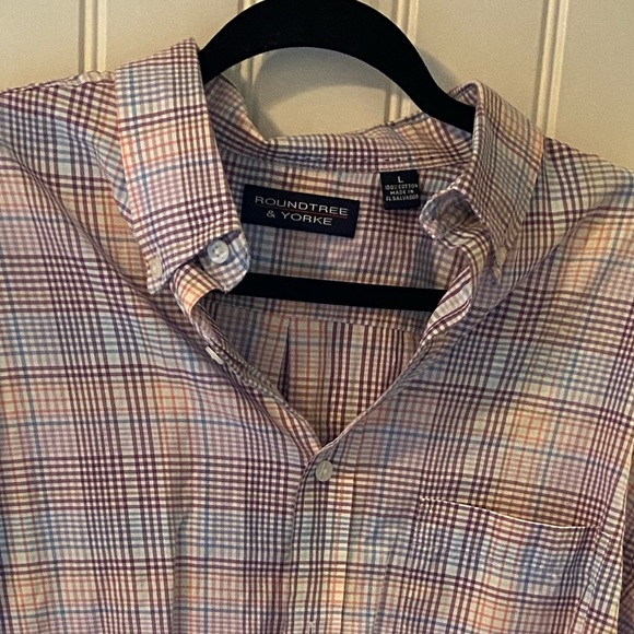 SOLD❌Roundtree and Yorke Button Down Shirt - Picture 2 of 2